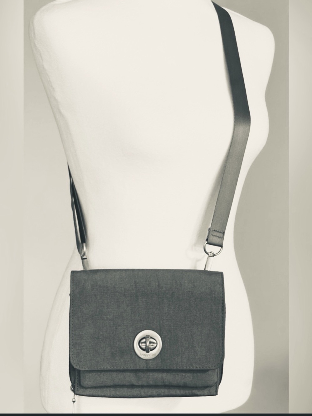 EUC. Baggallini Madrid Crossbody Purse, Gray with Brushed Silver Hardware
